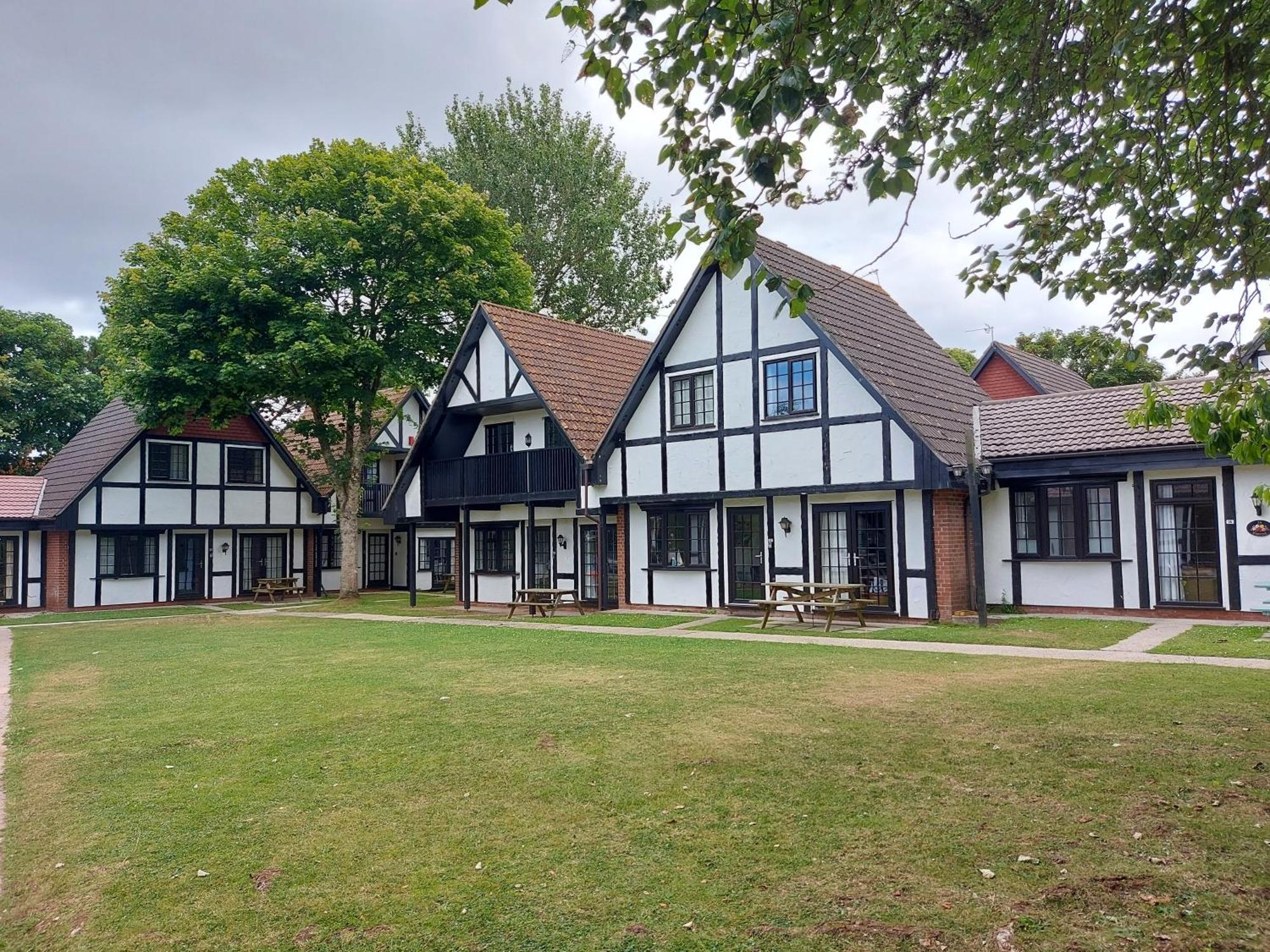 3.9. Tudor Court Hayle Ngoại thất bức ảnh